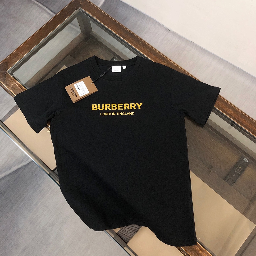 Burberry T-Shirt Style 028 detail view 4