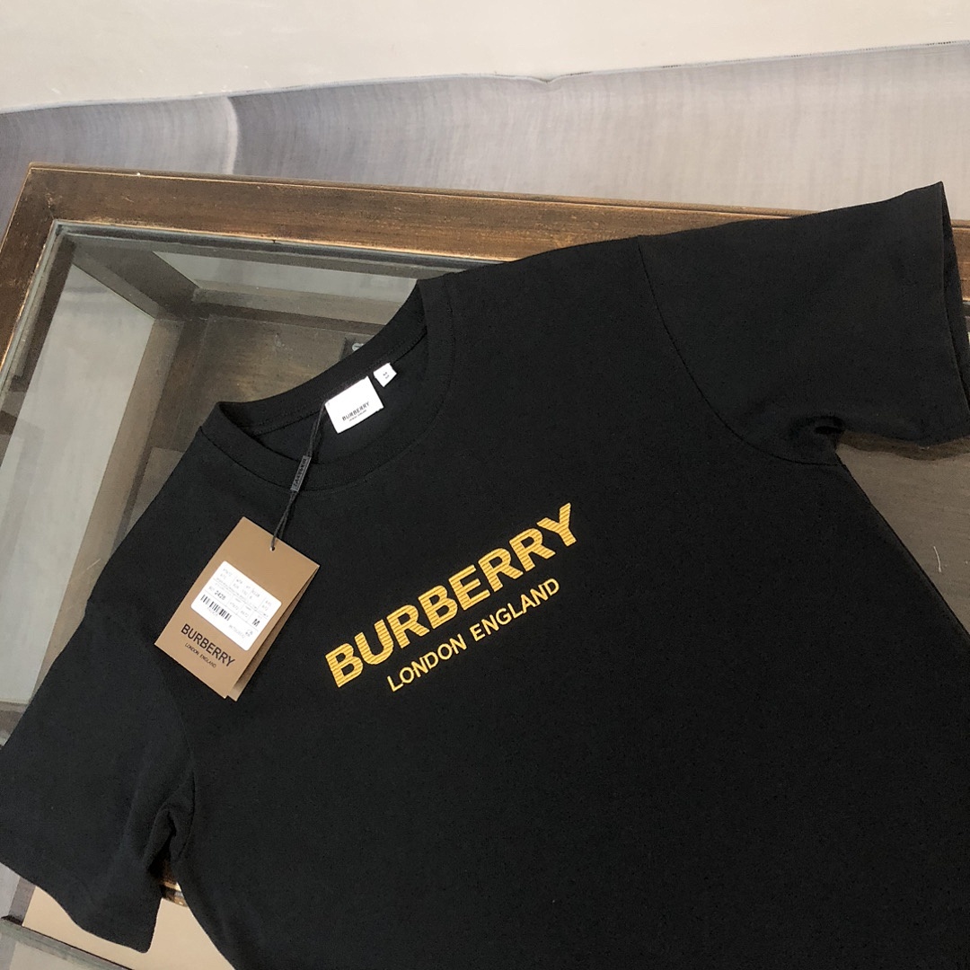 Burberry T-Shirt Style 028 detail view 7