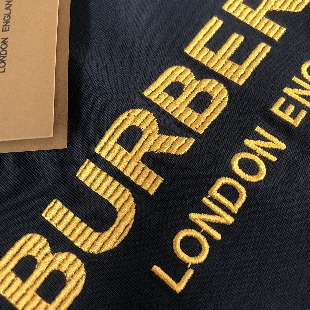 Burberry T-Shirt Style 029 detail view 1