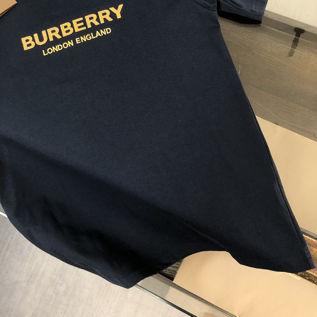 Burberry T-Shirt Style 029 detail view 4