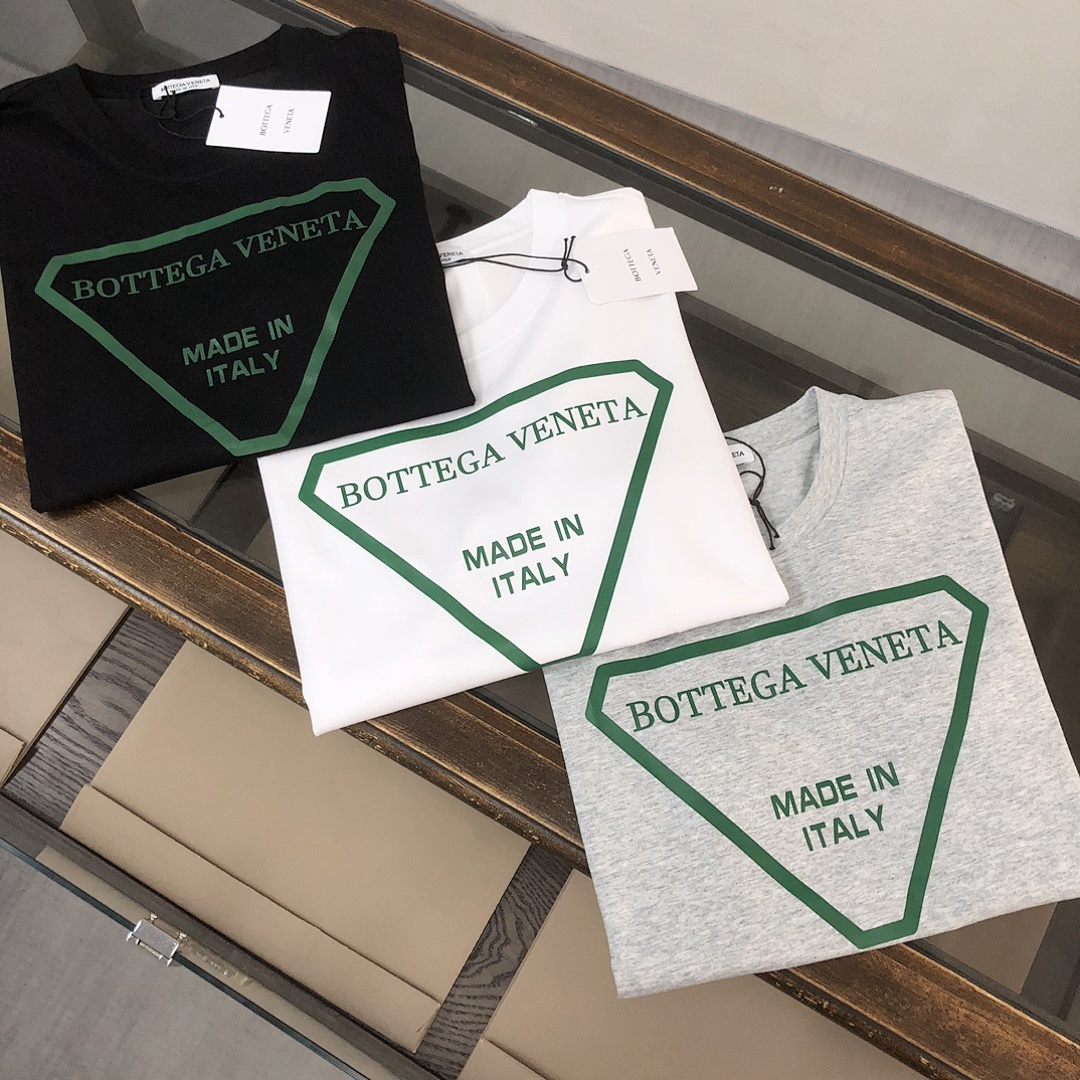 Bottega Veneta T-Shirt detail view 2