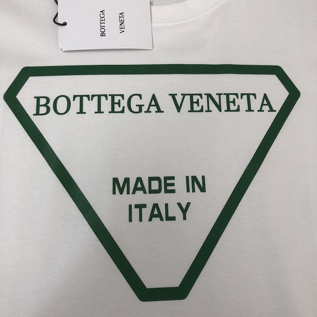 Bottega Veneta T-Shirt detail view 4