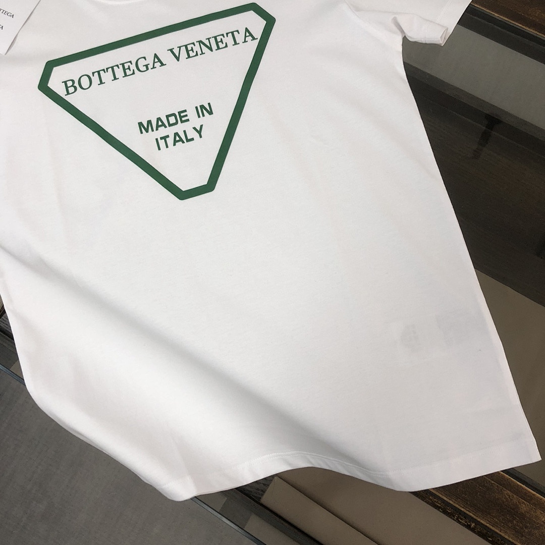 Bottega Veneta T-Shirt detail view 7