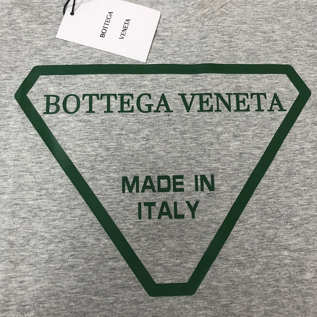 Bottega Veneta T-Shirt Style 003 detail view 3