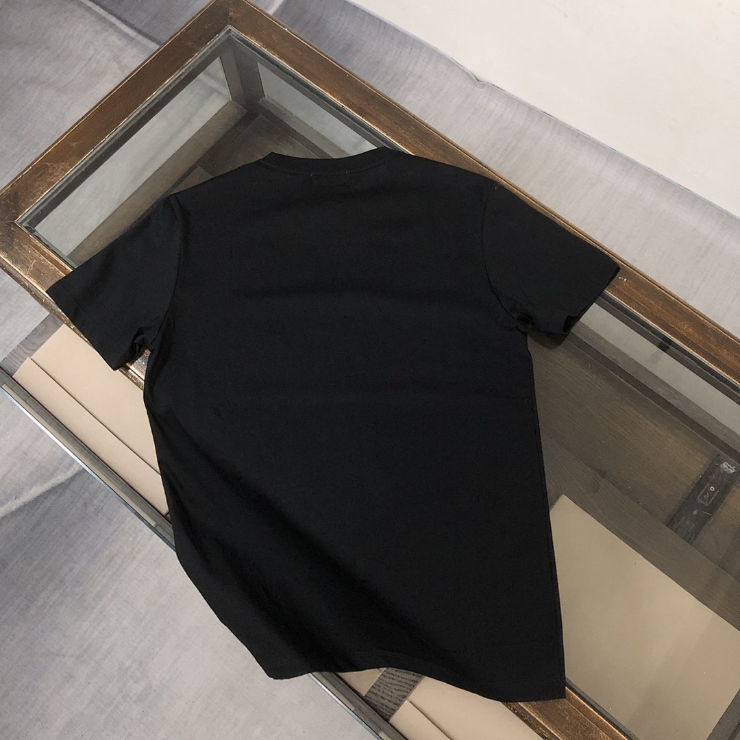 Balenciaga T-Shirt Style 112 detail view 3