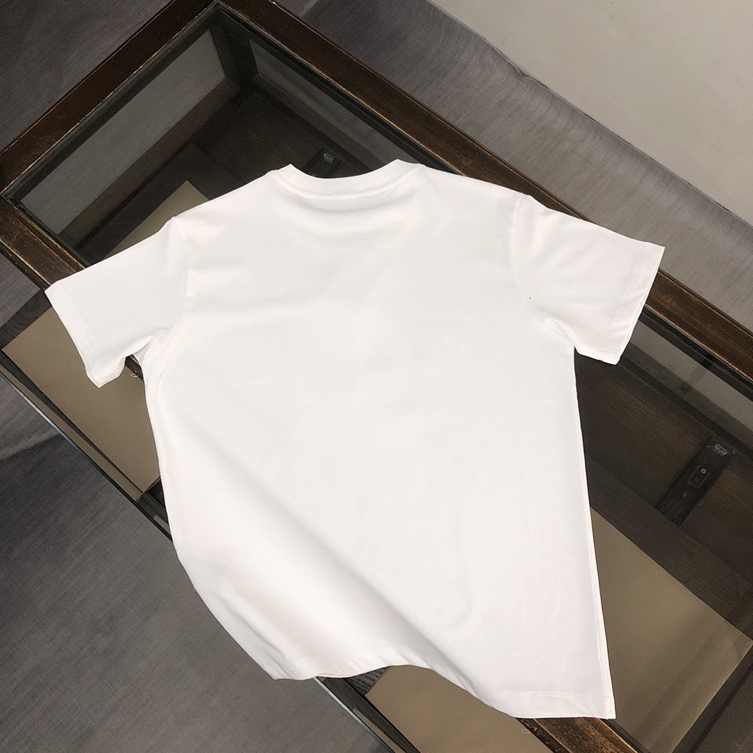 Balenciaga T-Shirt Style 114 detail view 2