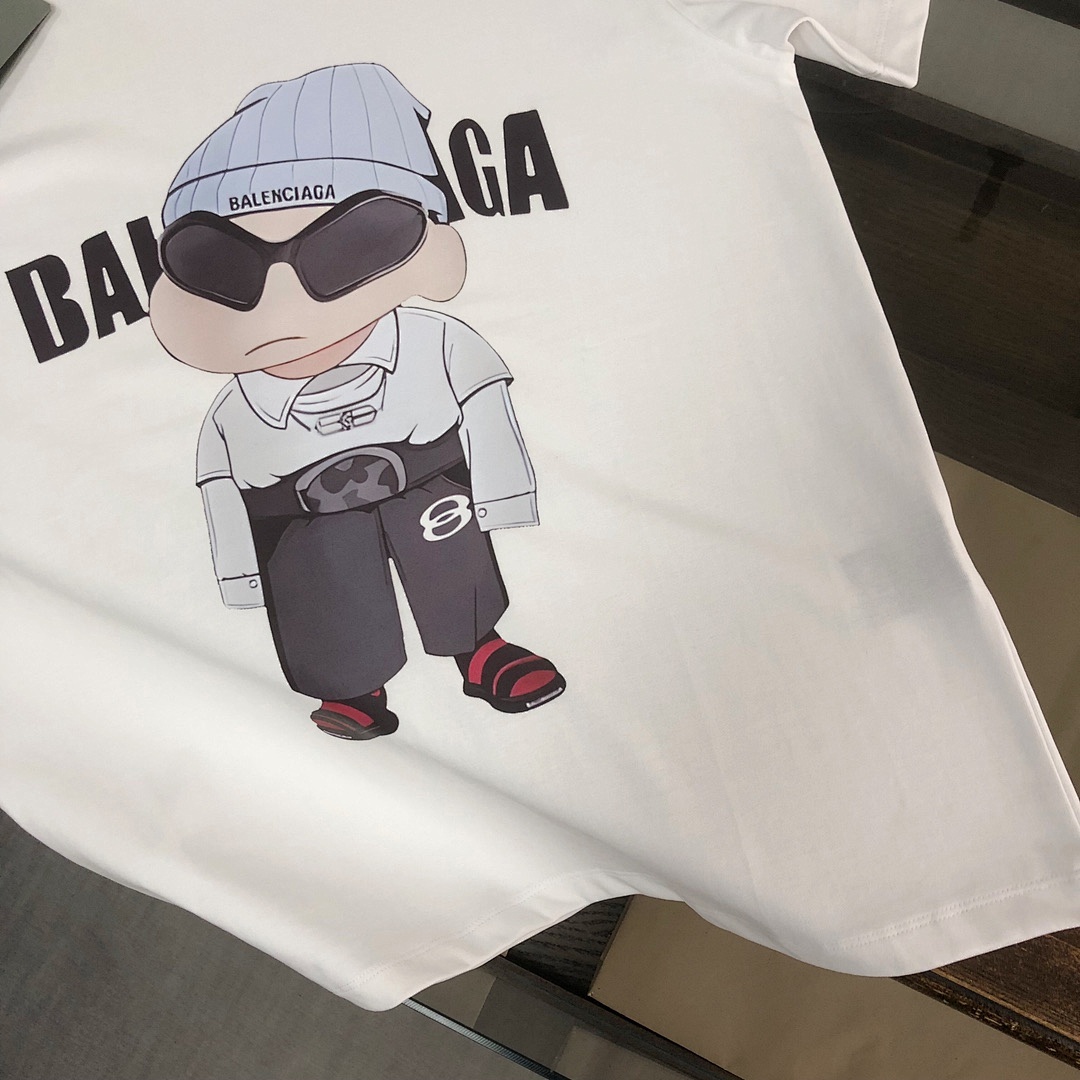 Balenciaga T-Shirt Style 114 detail view 5