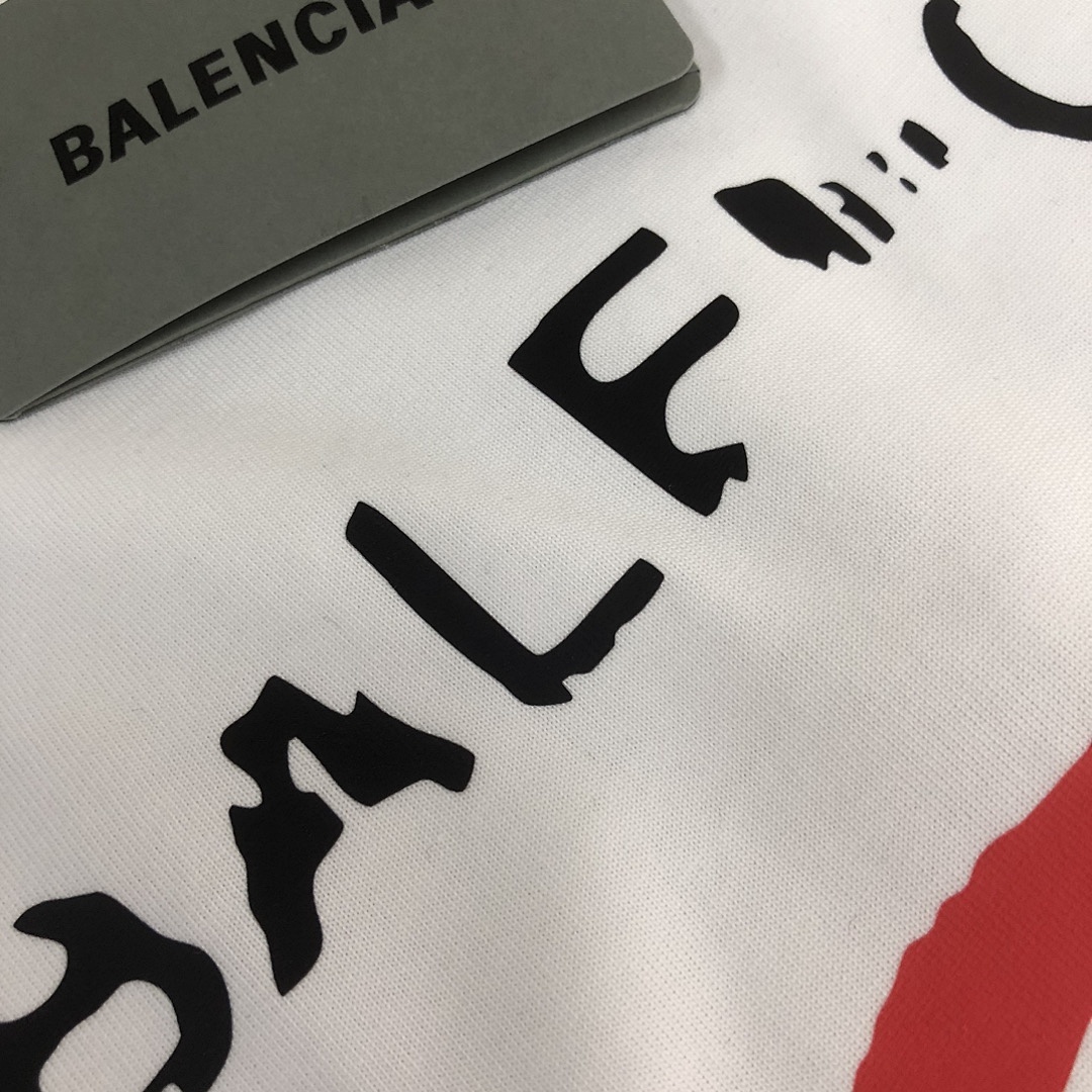 Balenciaga T-Shirt Style 116 detail view 1