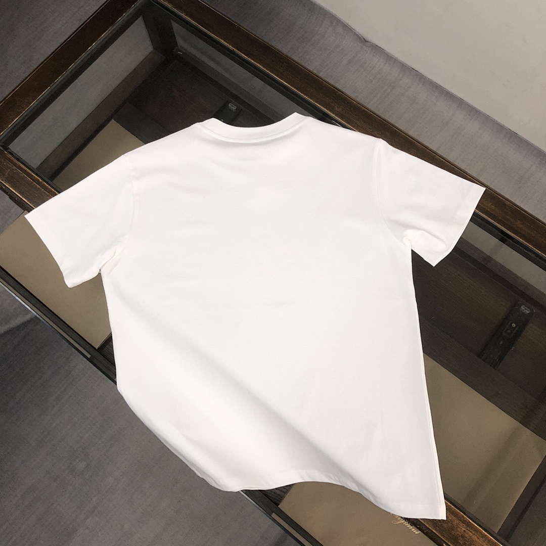 Balenciaga T-Shirt Style 116 detail view 5