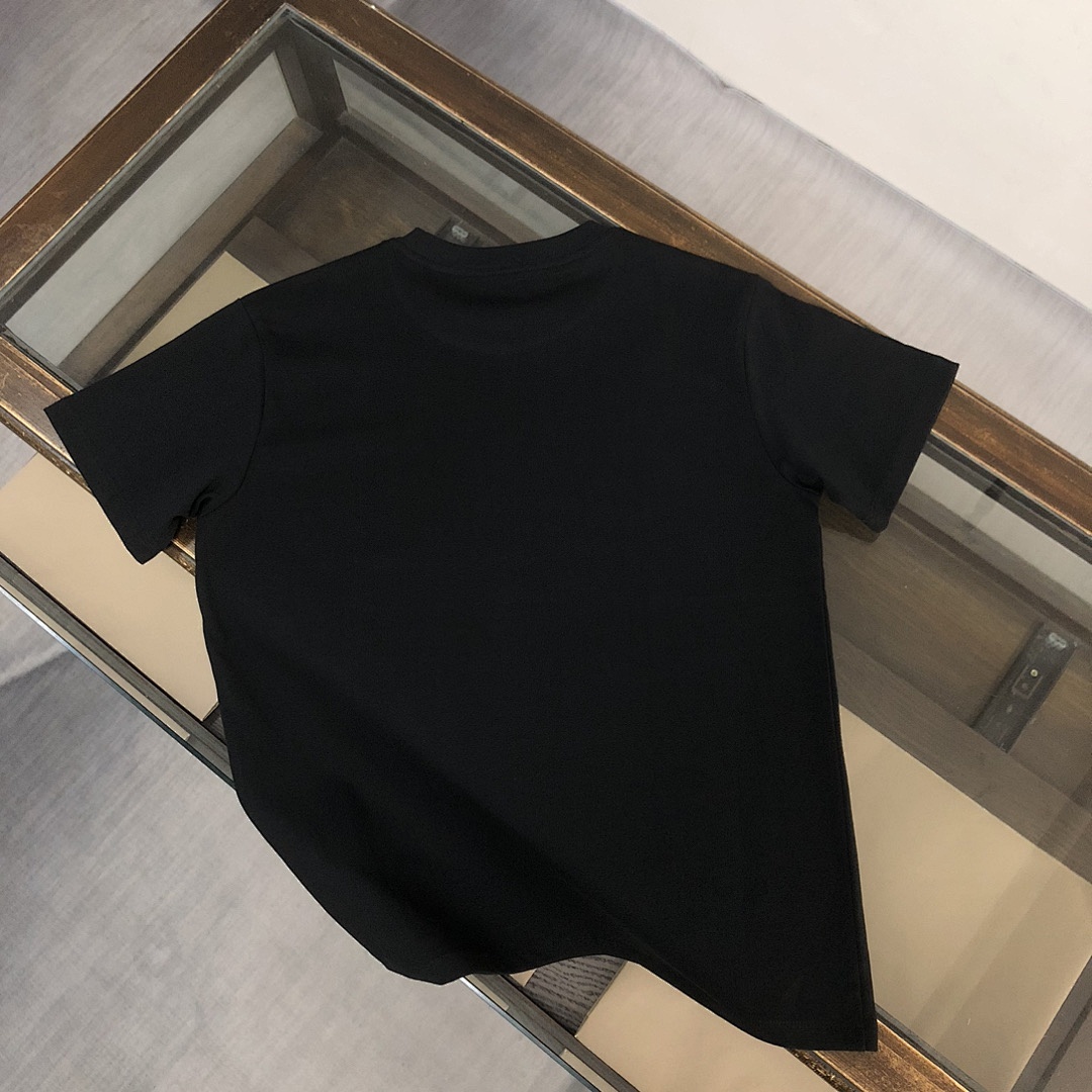 Balenciaga T-Shirt Style 117 detail view 3