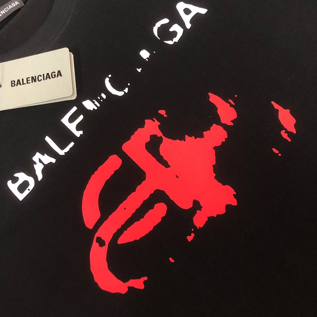 Balenciaga T-Shirt Style 117 detail view 5