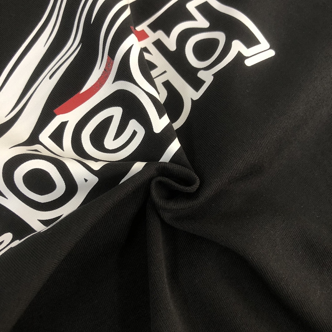 Balenciaga T-Shirt Style 118 detail view 1