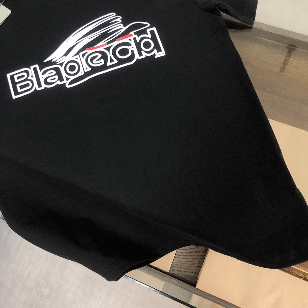 Balenciaga T-Shirt Style 118 detail view 7