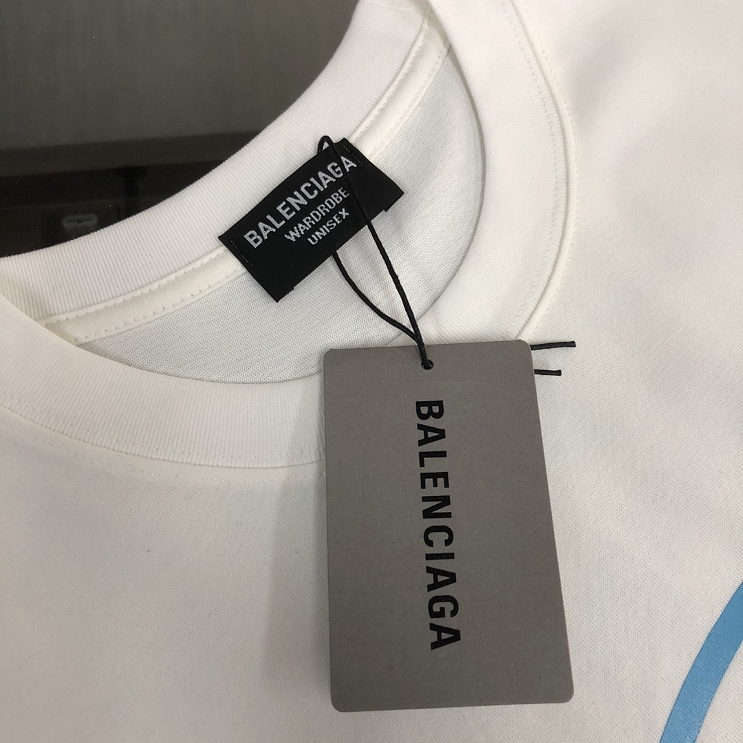 Balenciaga T-Shirt Style 119 detail view 4