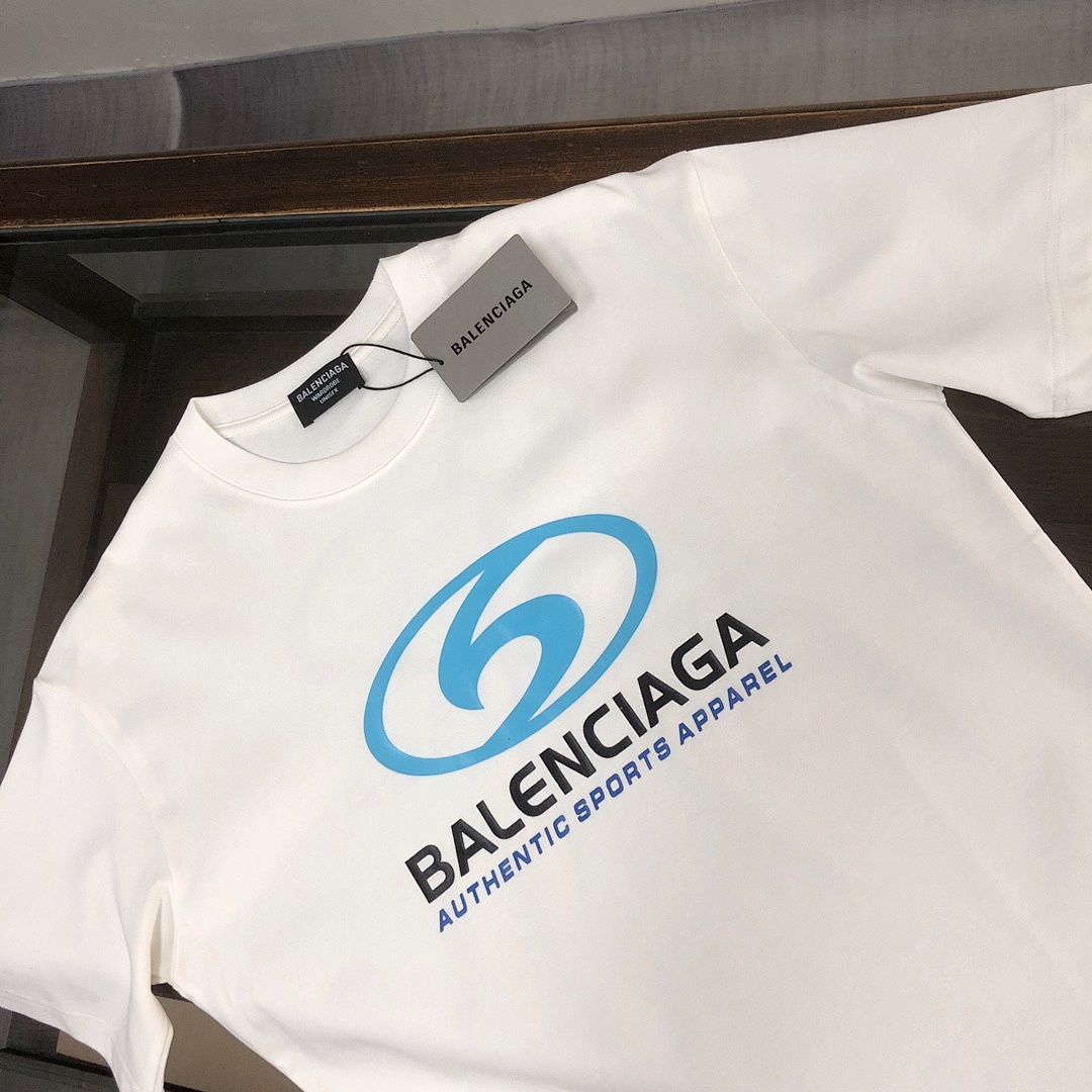 Balenciaga T-Shirt Style 119 detail view 7