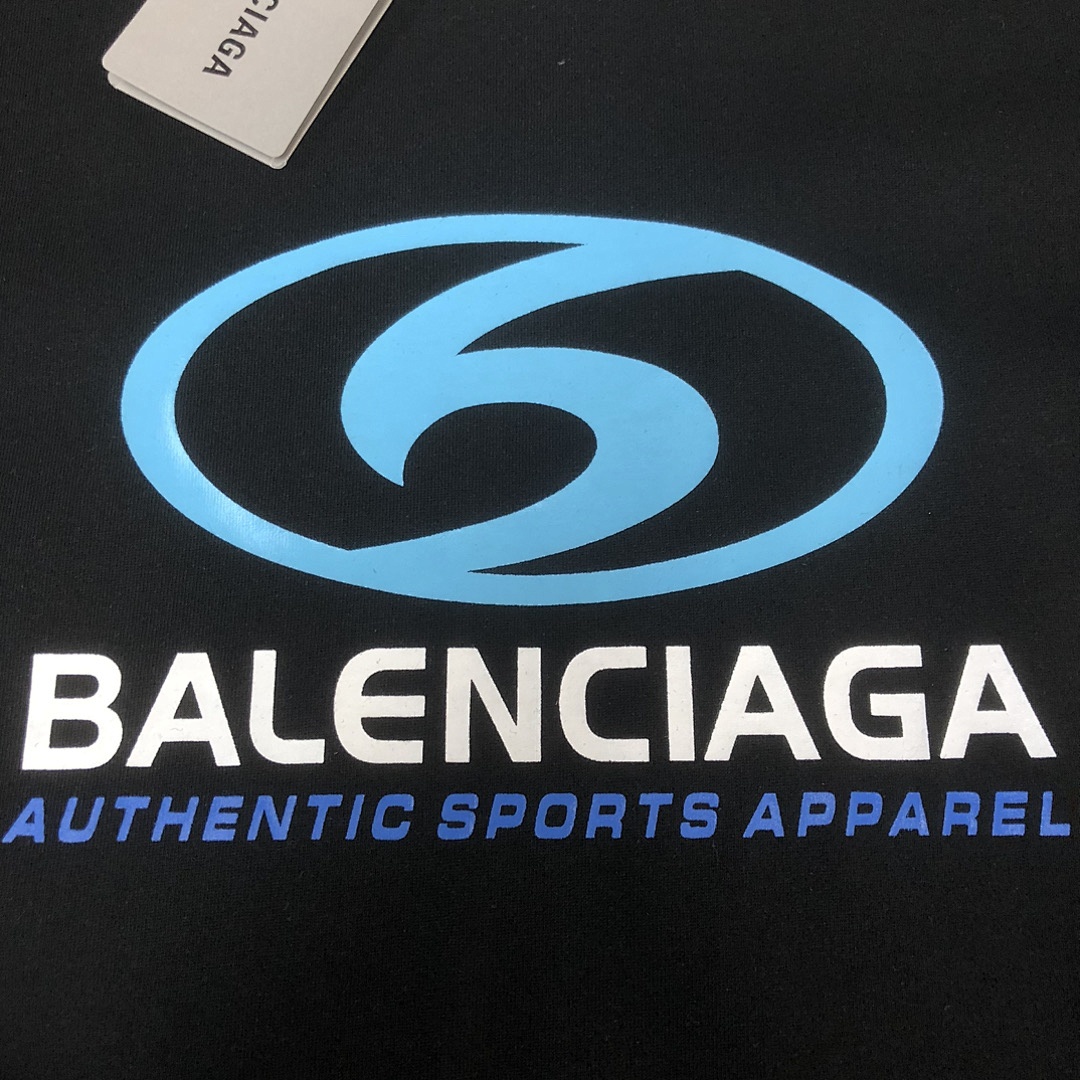 Balenciaga T-Shirt Style 120 detail view 3