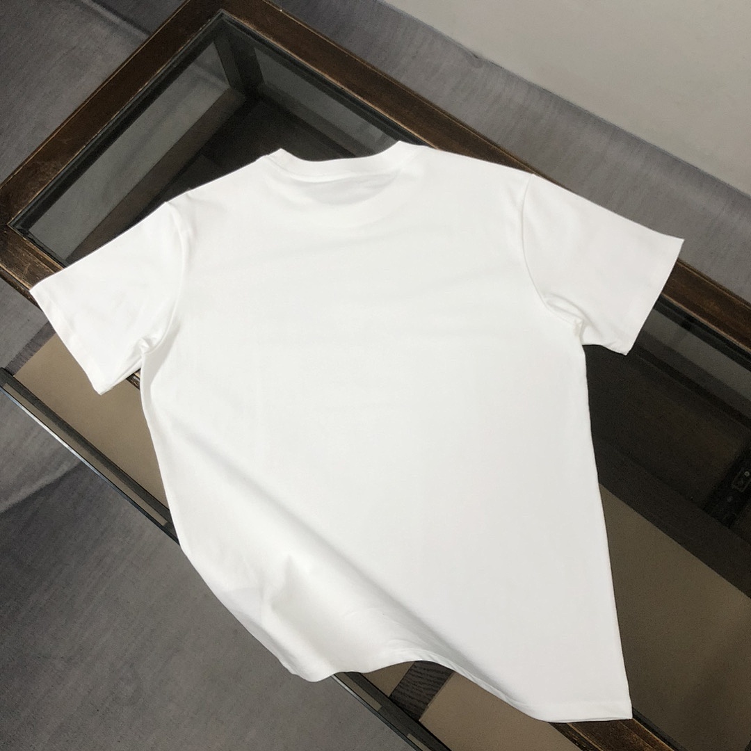 Balenciaga T-Shirt Style 122 detail view 5