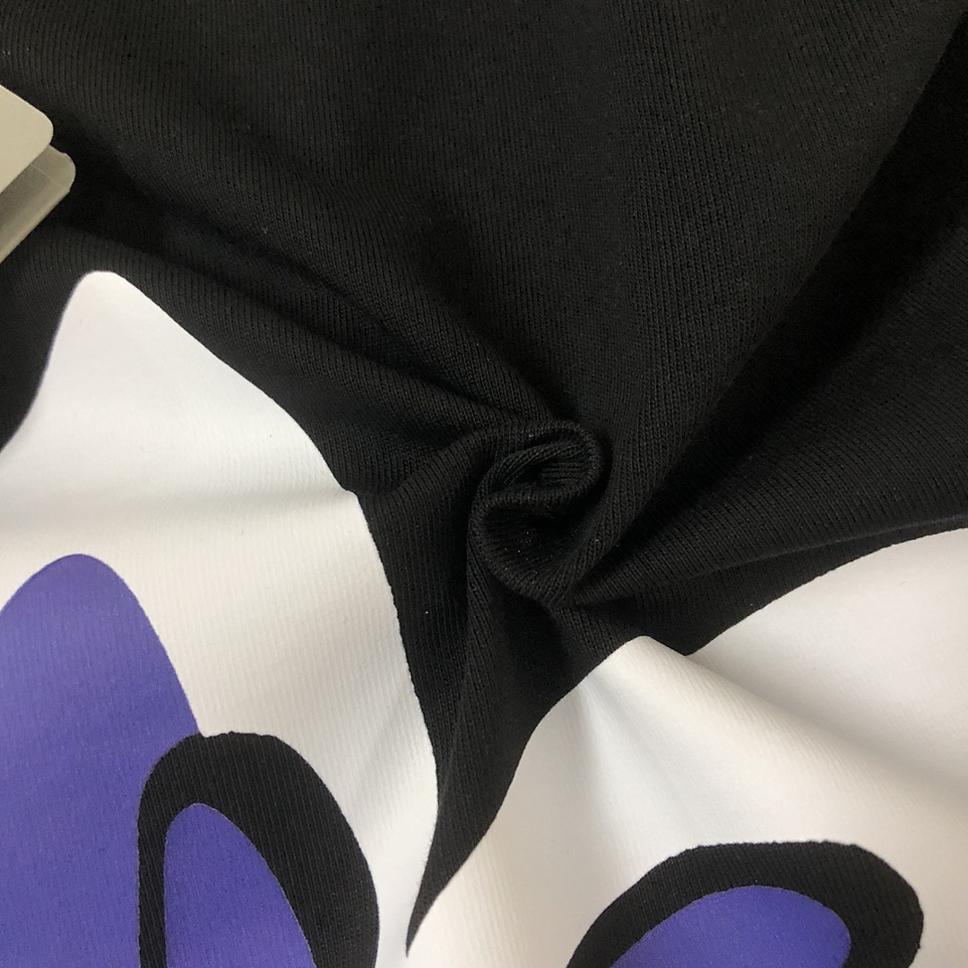 Balenciaga T-Shirt Style 123 detail view 3