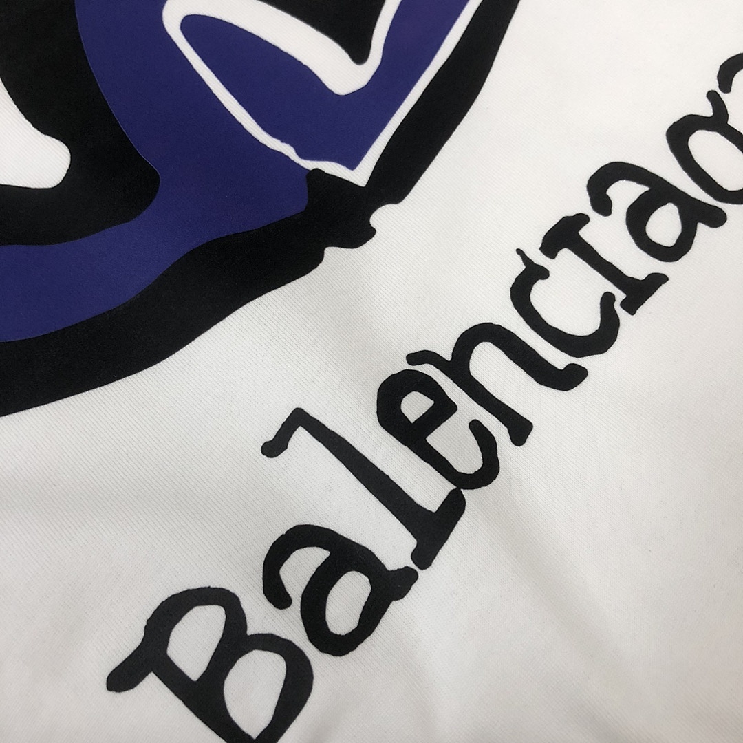 Balenciaga T-Shirt Style 124 detail view 2