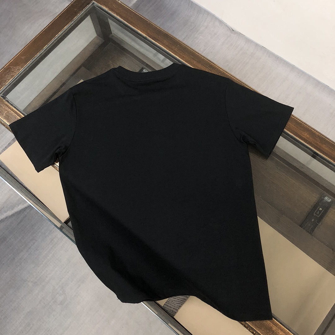 Balenciaga T-Shirt Style 125 detail view 4