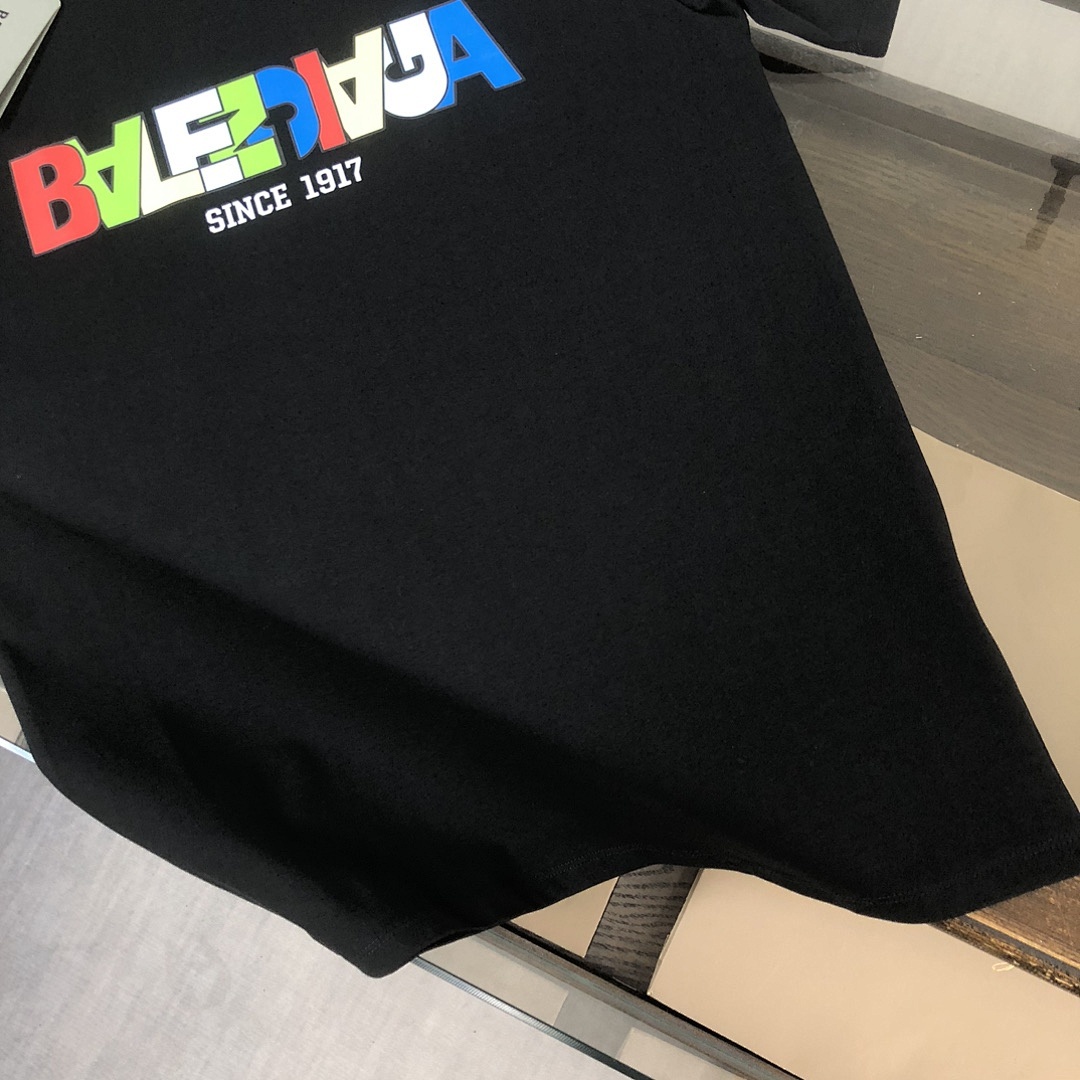 Balenciaga T-Shirt Style 125 detail view 5