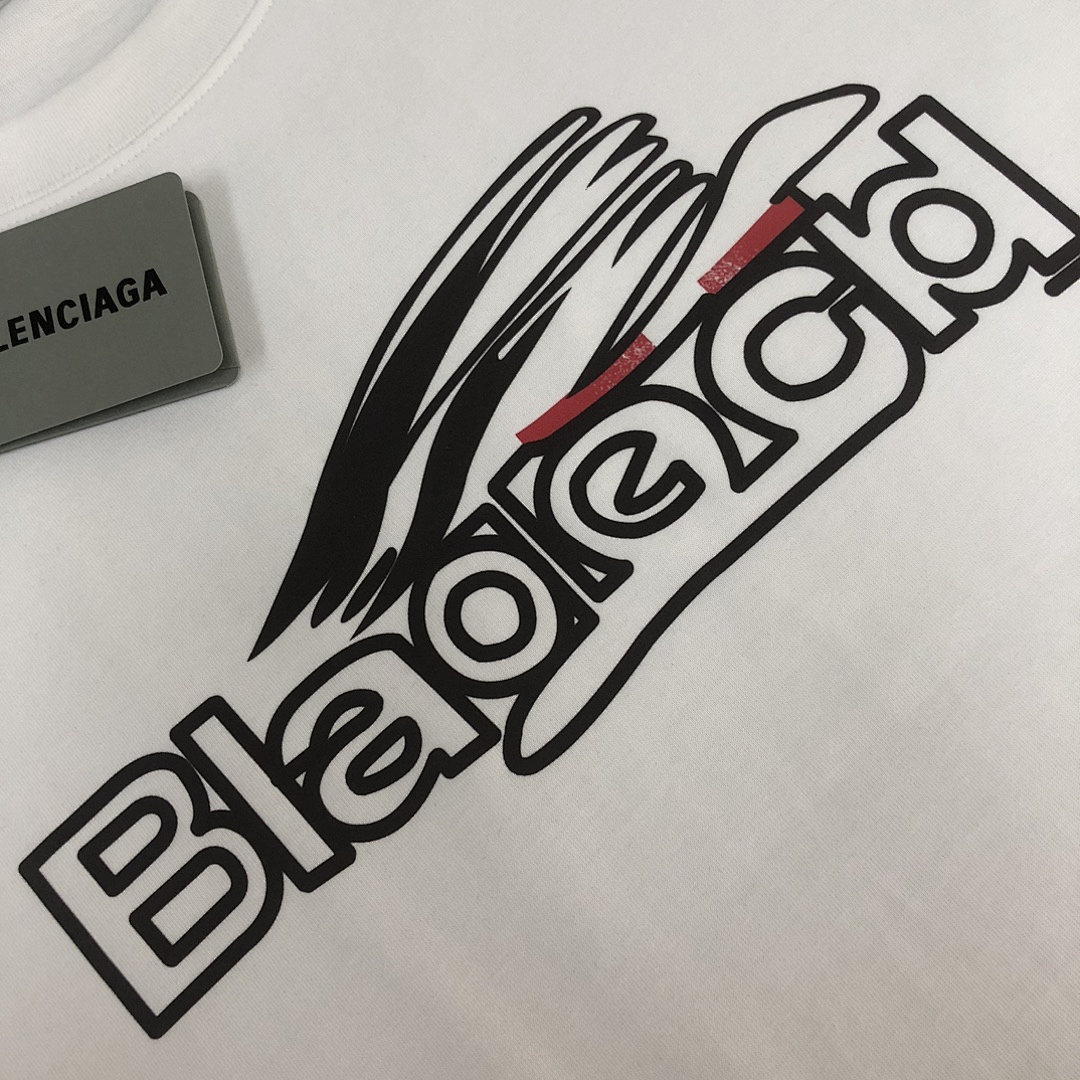 Balenciaga T-Shirt Style 127 detail view 2