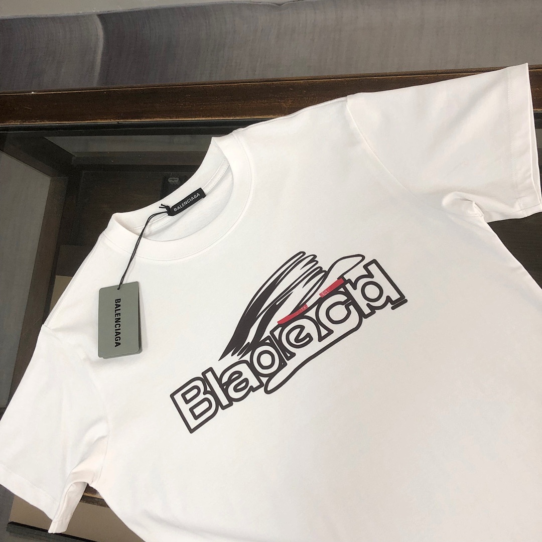 Balenciaga T-Shirt Style 127 detail view 7