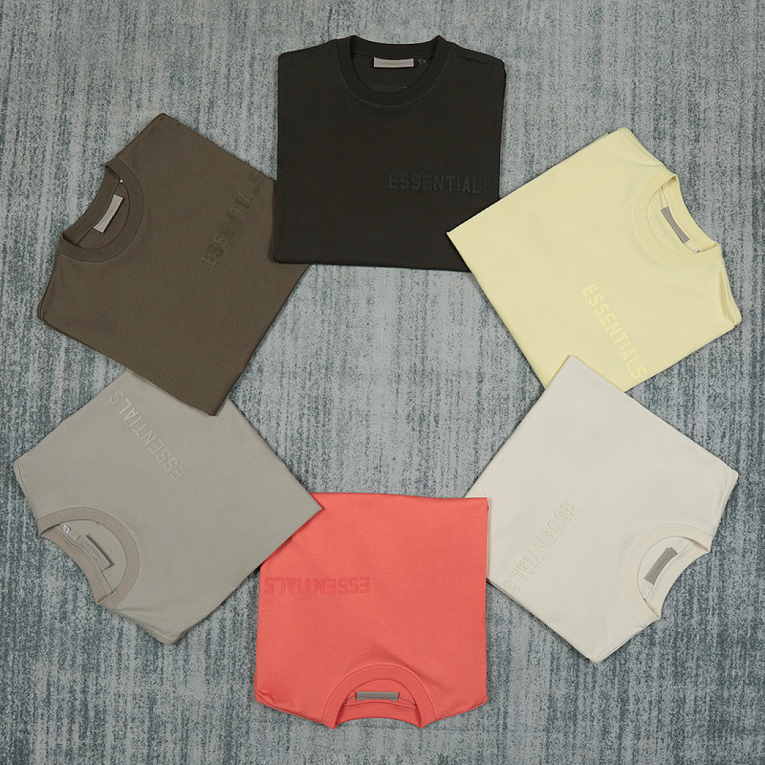 Fear of God T-Shirt Style 032 detail view 1