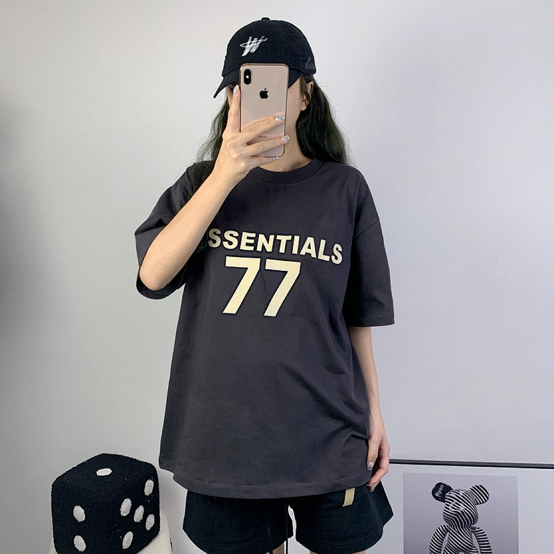 Fear of God T-Shirt Style 039 detail view 5