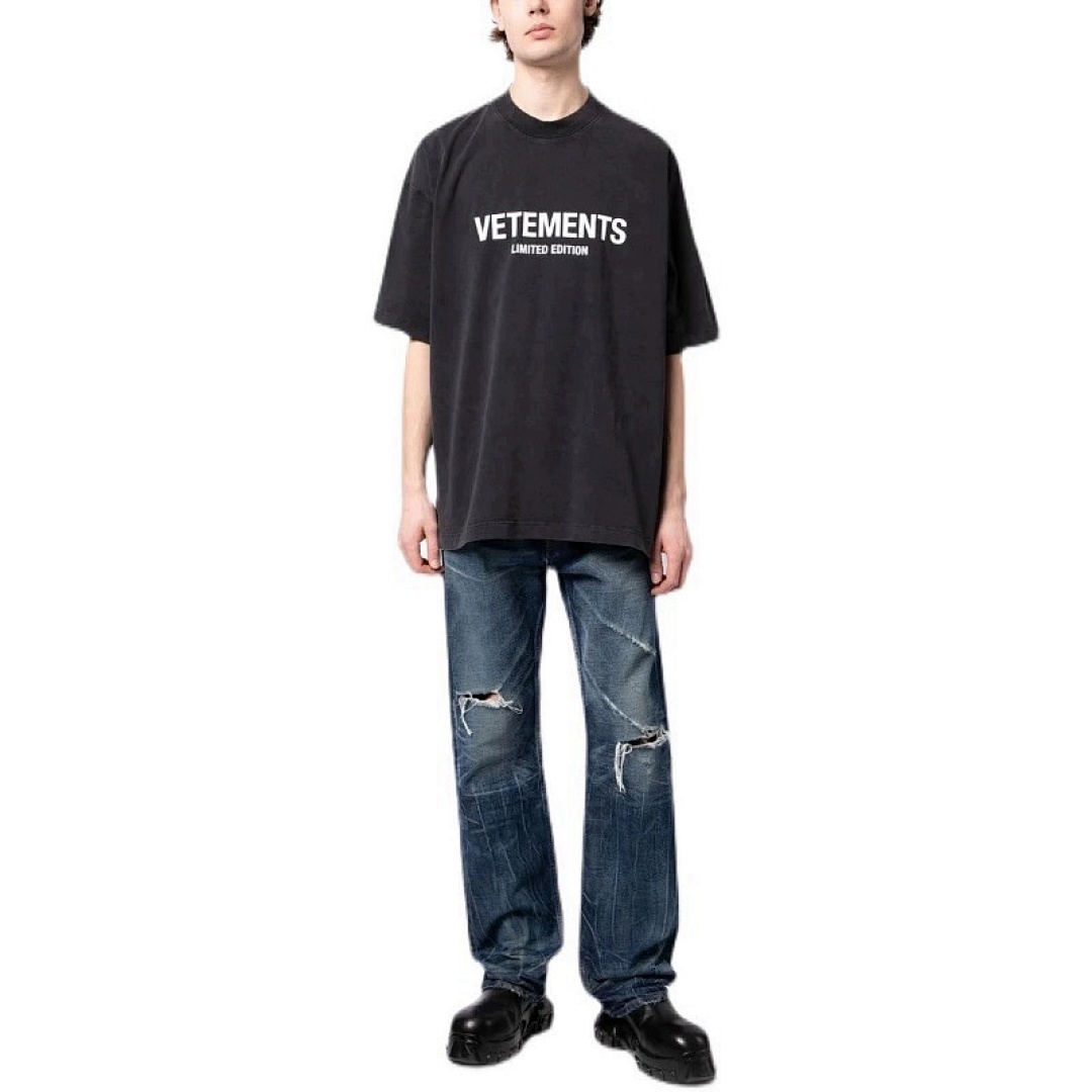 Vetements T-Shirt Style 002 detail view 2