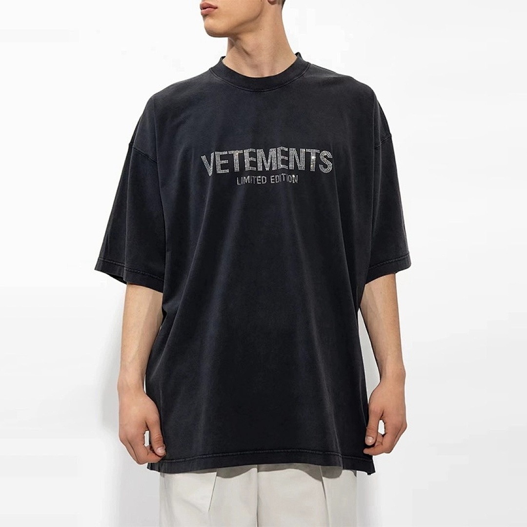 Vetements T-Shirt Style 003 detail view 1