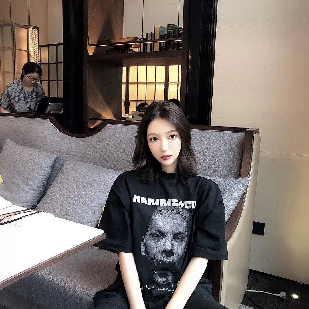 Vetements T-Shirt Style 005 main view