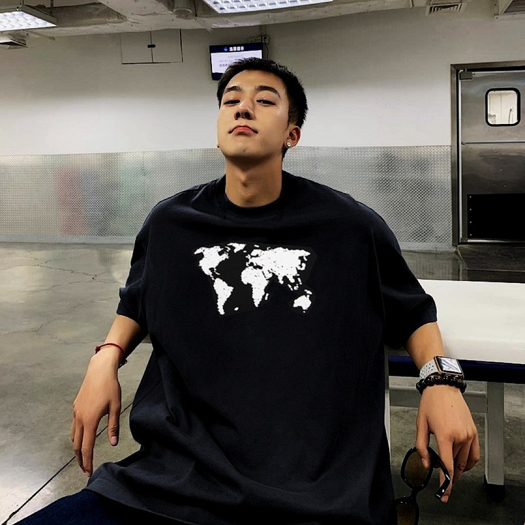 Vetements T-Shirt Style 018 main view