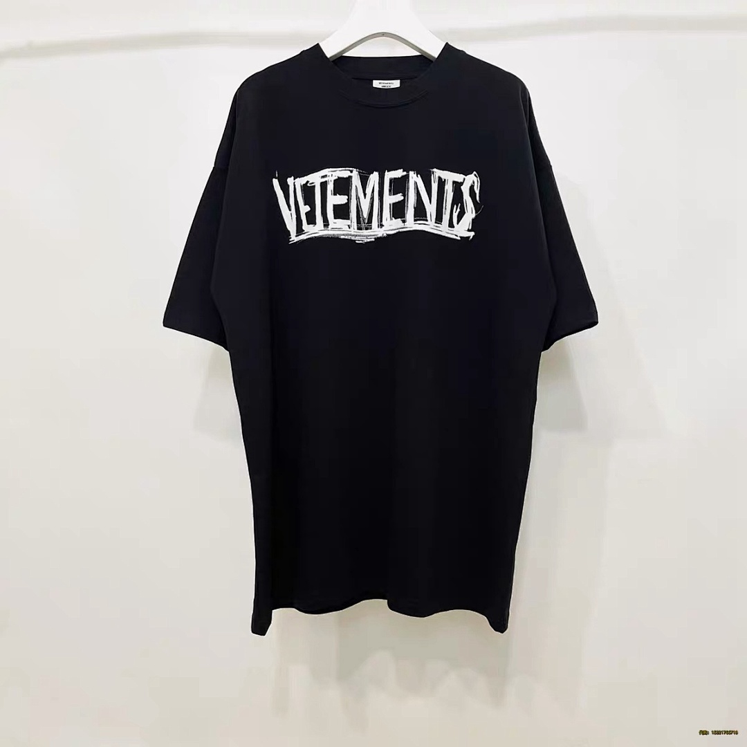 Vetements T-Shirt Style 026 detail view 1