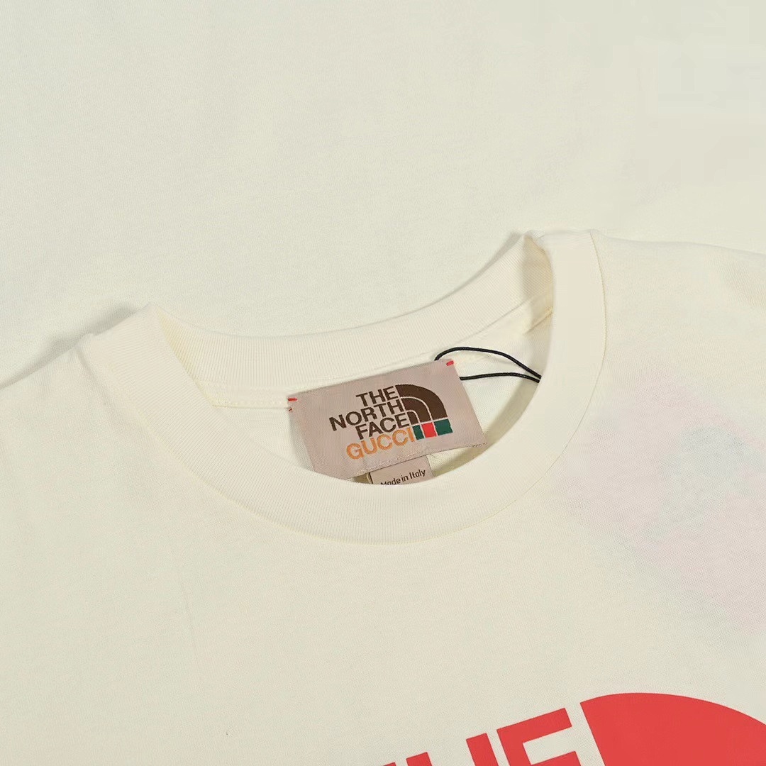 Gucci T-Shirt Style 137 detail view 4