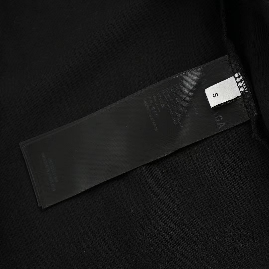 Balenciaga T-Shirt Style 130 detail view 1