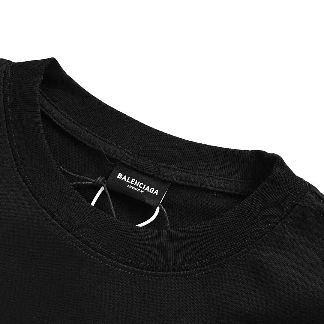Balenciaga T-Shirt Style 130 detail view 2