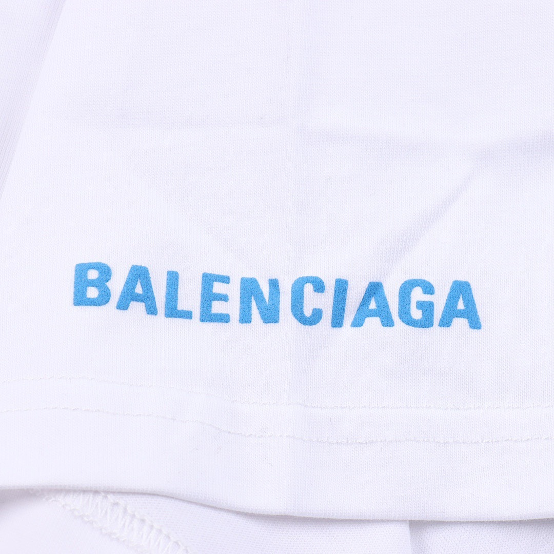 Balenciaga T-Shirt Style 132 detail view 1