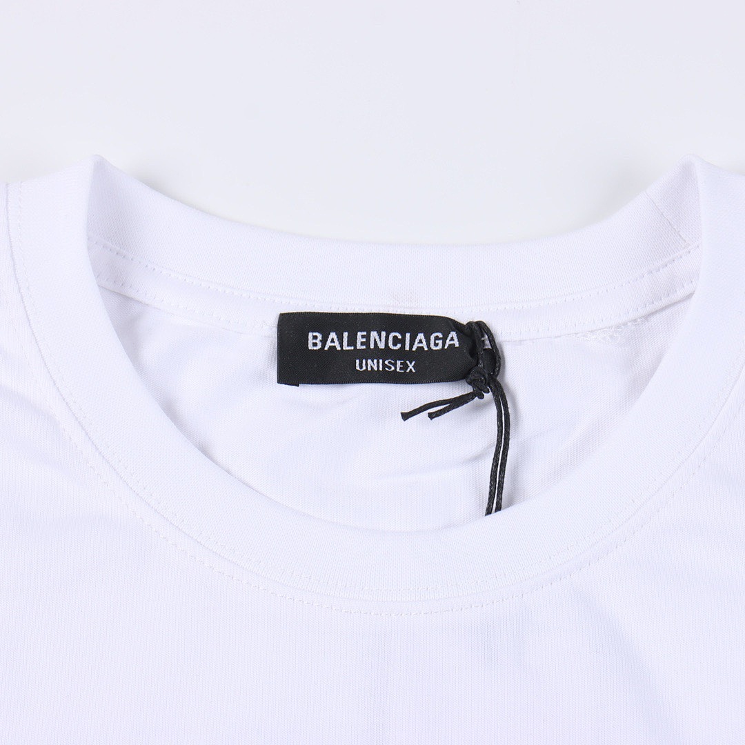 Balenciaga T-Shirt Style 132 detail view 3