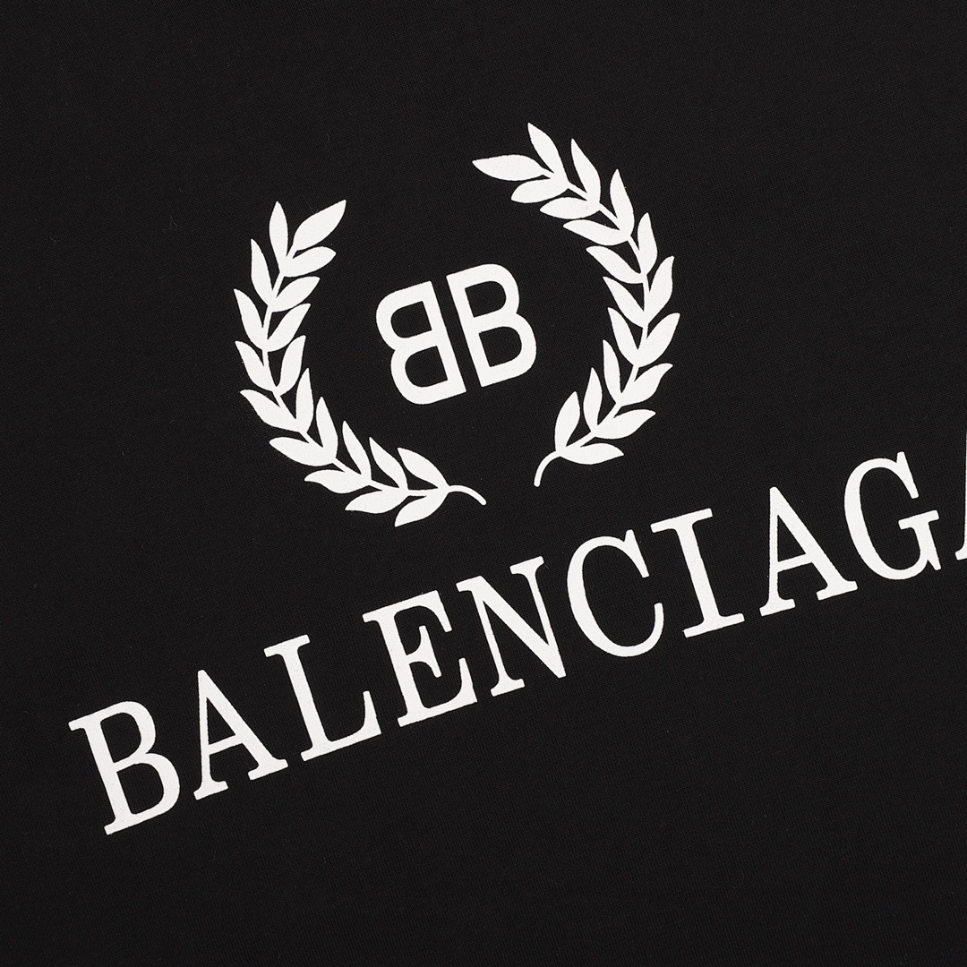 Balenciaga T-Shirt Style 134 detail view 2