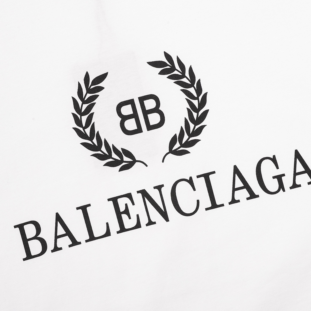 Balenciaga T-Shirt Style 136 detail view 1