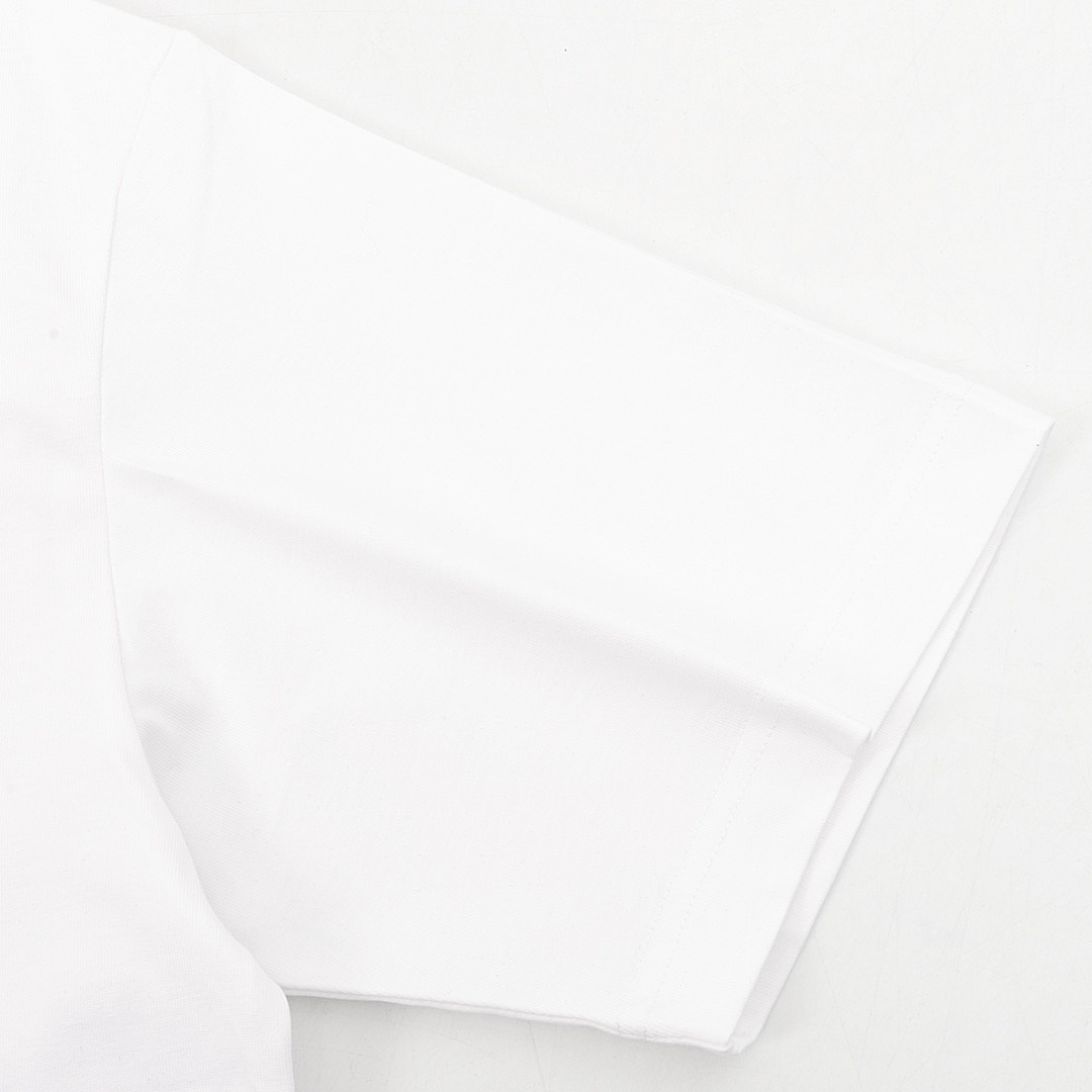 Balenciaga T-Shirt Style 136 detail view 4