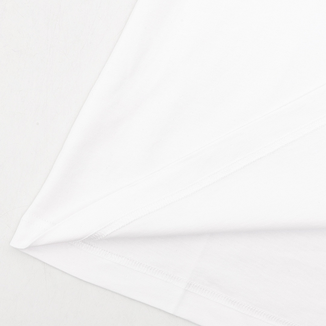 Balenciaga T-Shirt Style 136 detail view 5