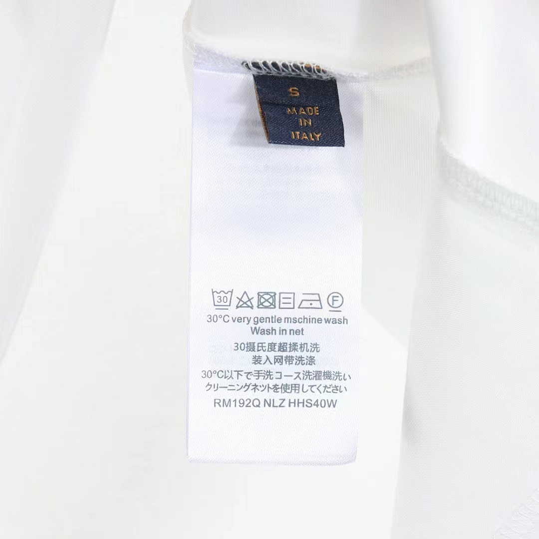 Louis Vuitton T-Shirt Style 076 detail view 4