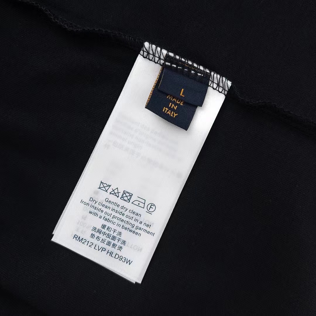 Louis Vuitton T-Shirt Style 082 detail view 2