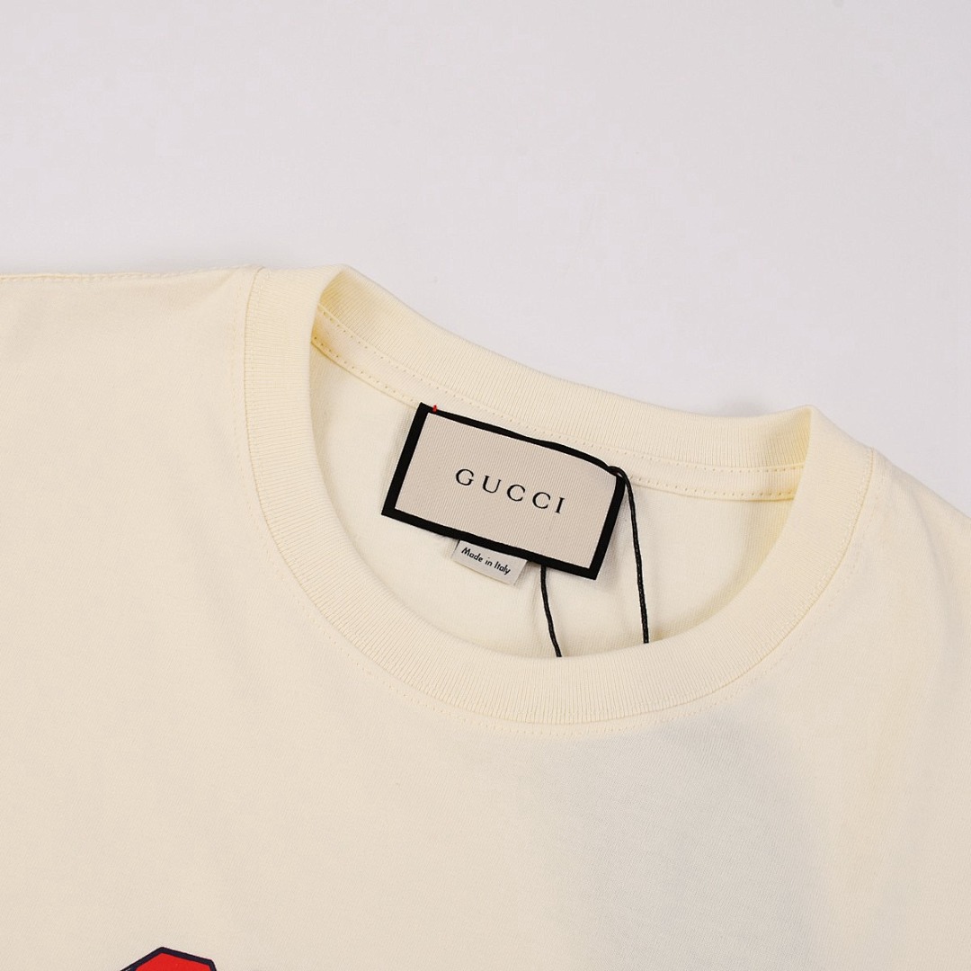 Gucci T-Shirt Style 157 detail view 2
