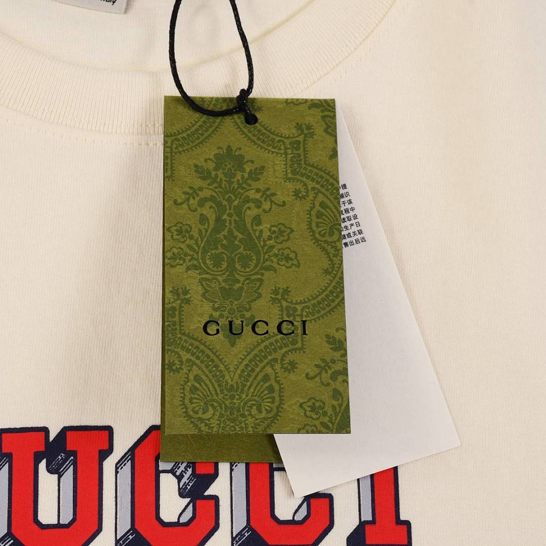 Gucci T-Shirt Style 157 detail view 4