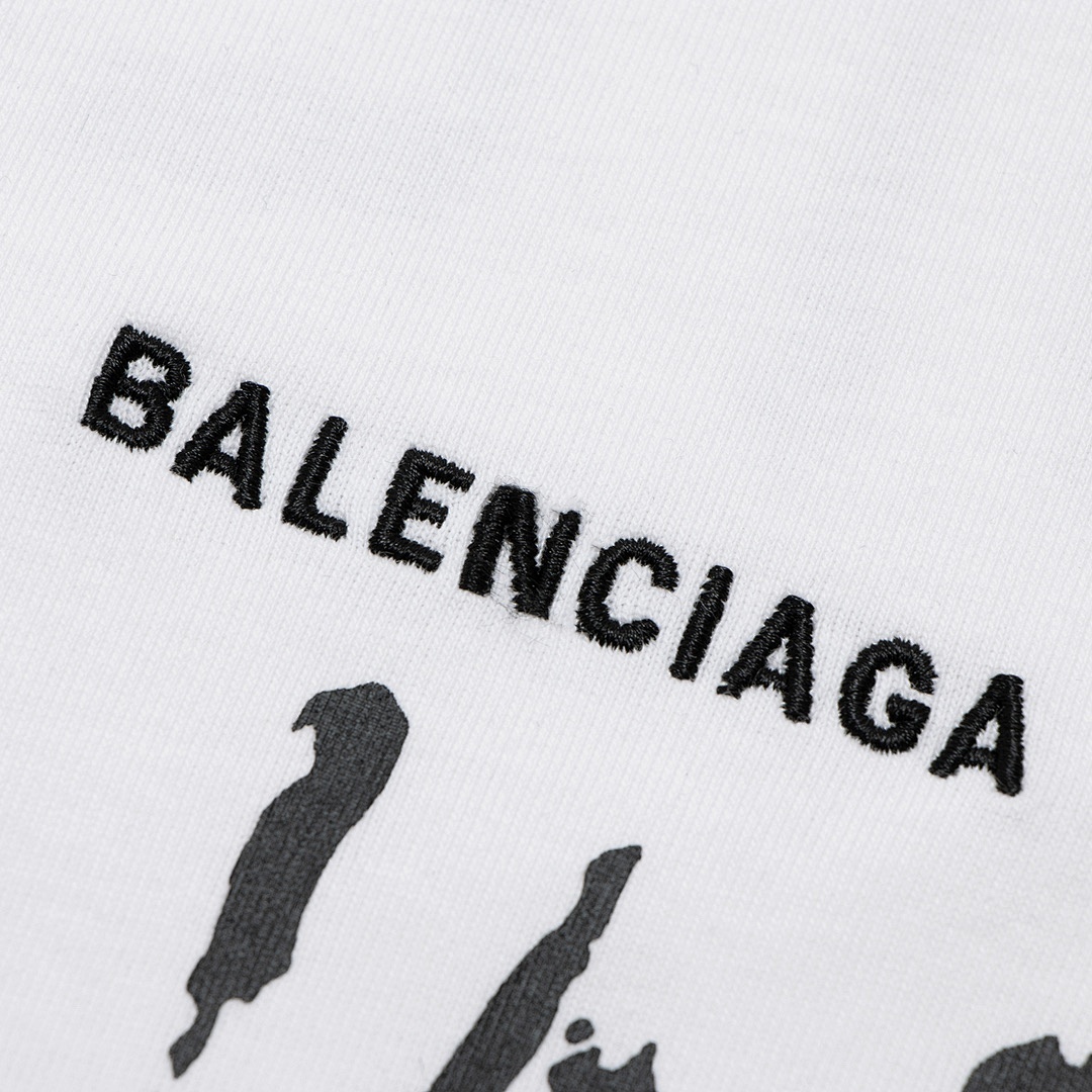Balenciaga T-Shirt Style 152 detail view 1