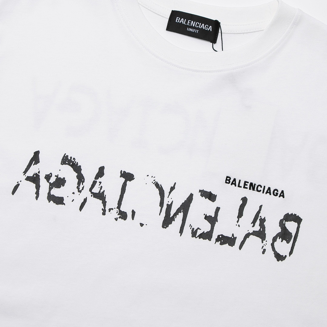 Balenciaga T-Shirt Style 152 detail view 3