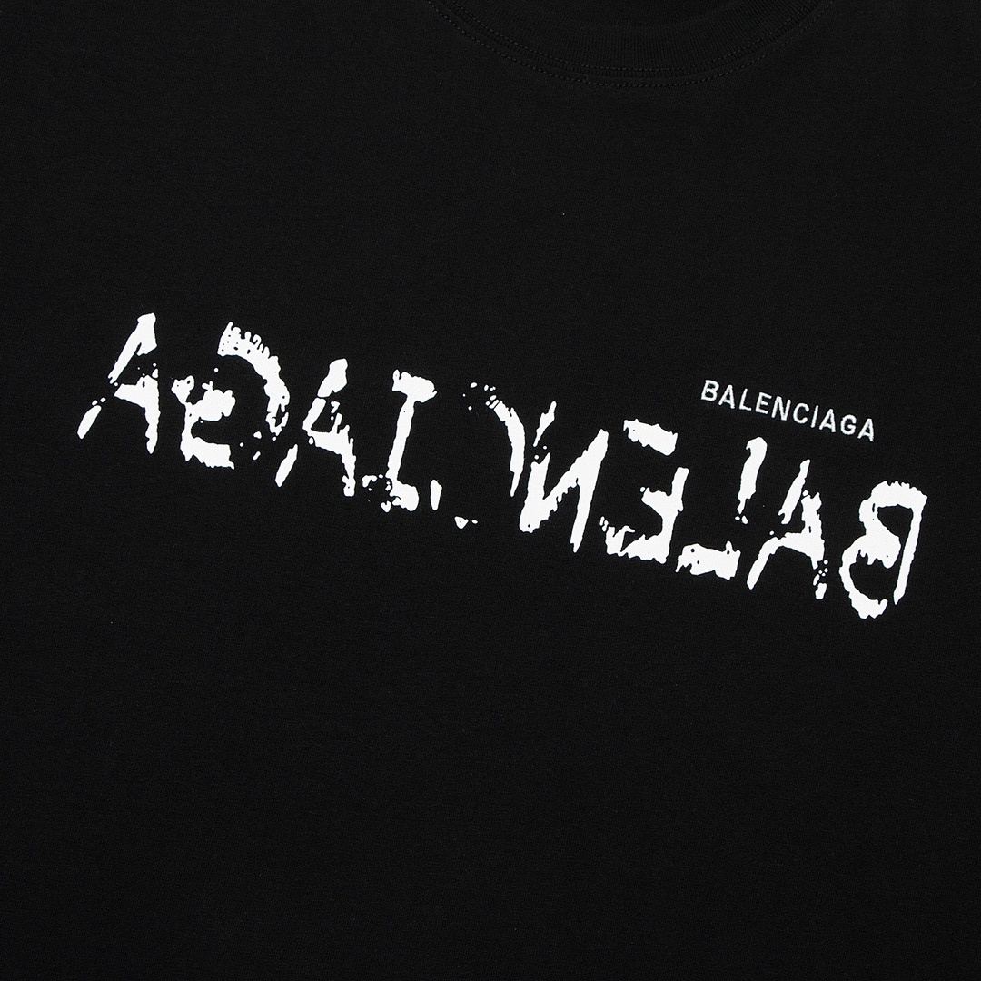 Balenciaga T-Shirt Style 157 detail view 4